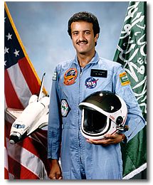 أول سعودي وعربي يعيش تجربة الطيران للفضاء